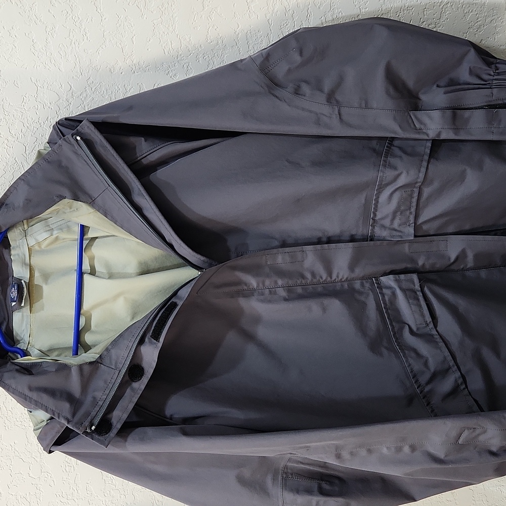 Womans Lands End Gray Gortex Rain Jacket.  Size M (10-12)